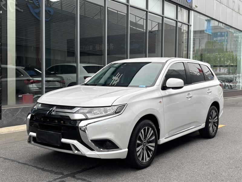 Mitsubishi Outlander, 2022 — купить в Курске под ключ