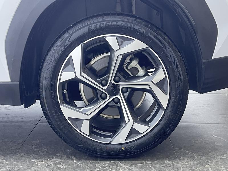 Geely Atlas L, 2024 — фото 11 из 12