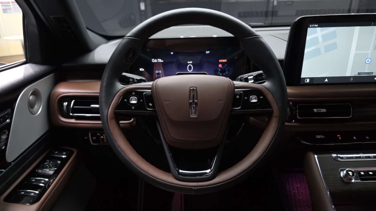 Lincoln Aviator, 2025 — фото 12 из 12