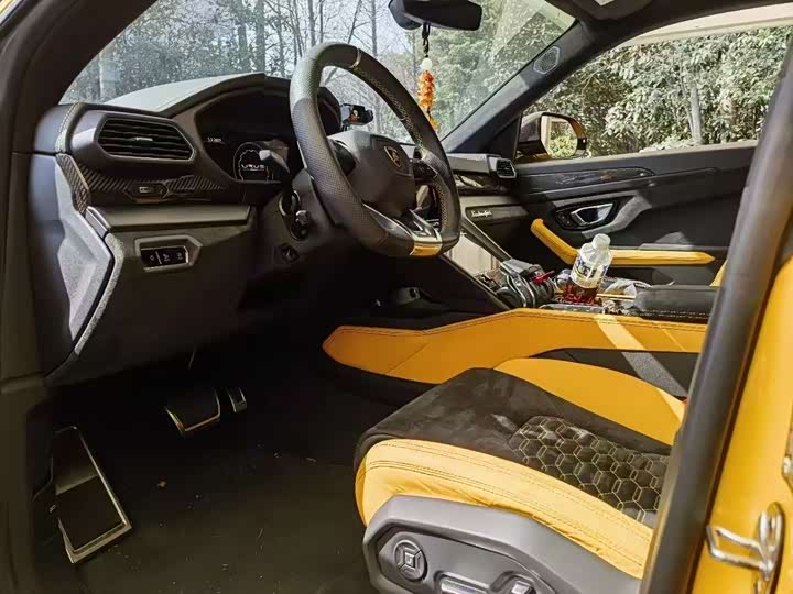 Lamborghini Urus, 2022 — фото 2 из 5