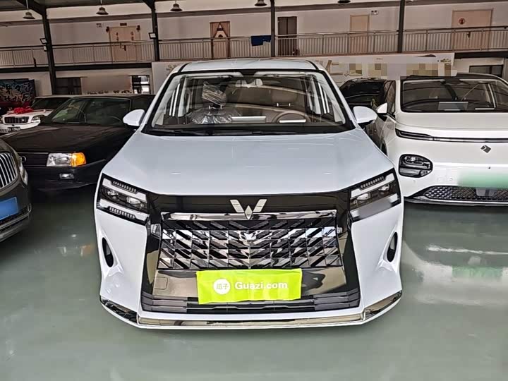 Wuling Starlight 730 Hybrid/EV, 2025 — фото 3 из 9