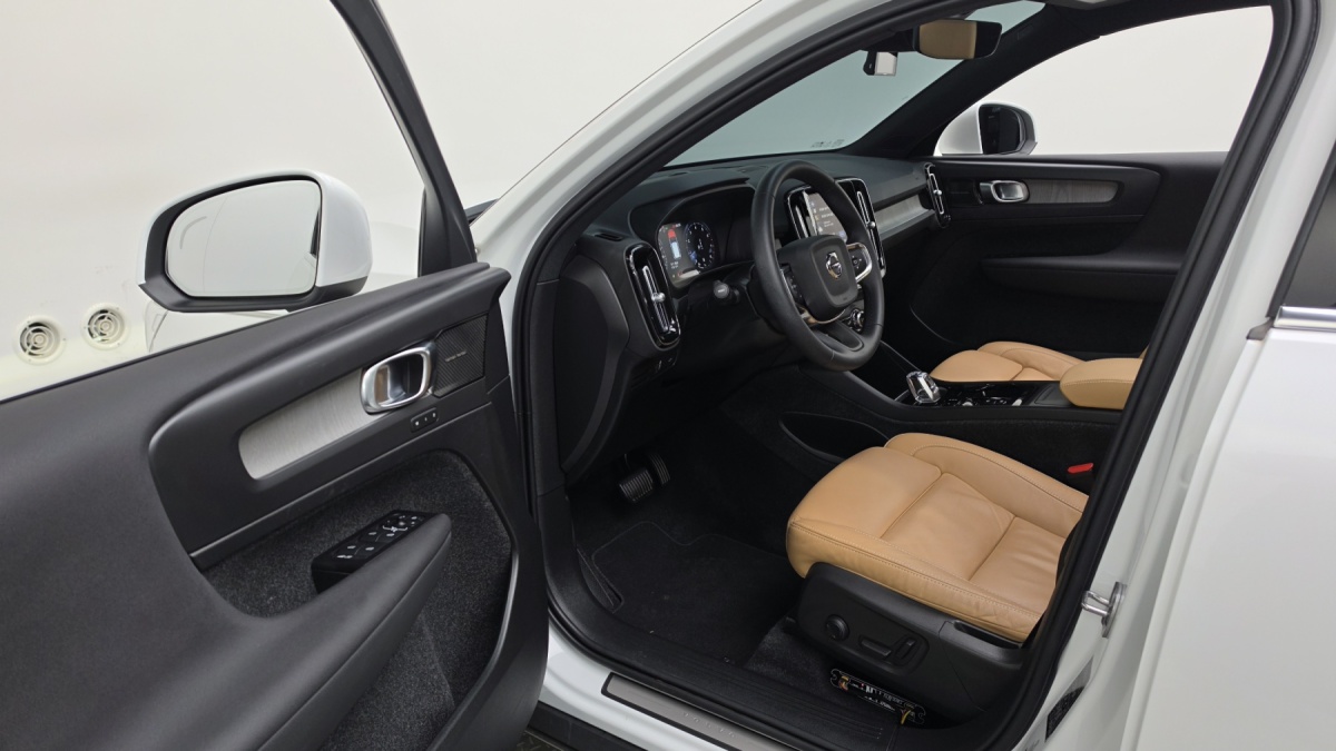 Volvo XC40, 2021 — фото 9 из 12
