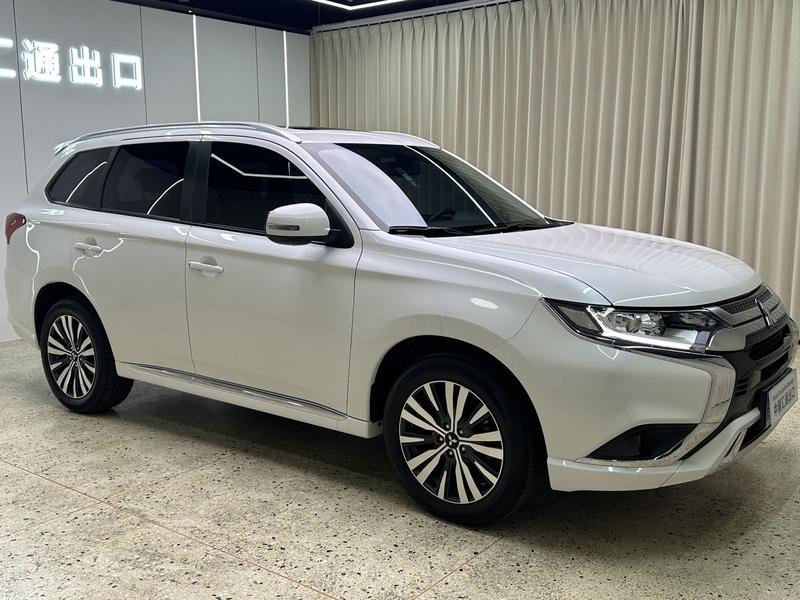 Mitsubishi Outlander, 2022 — фото 3 из 12