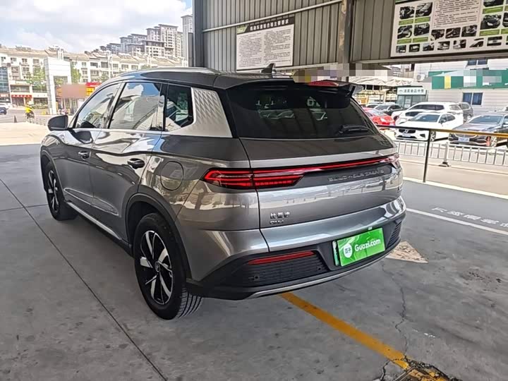 BYD Song Pro Hybrid, 2024 — фото 5 из 9