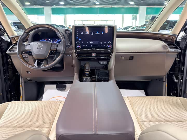 Toyota Vellfire, 2023 — фото 8 из 9