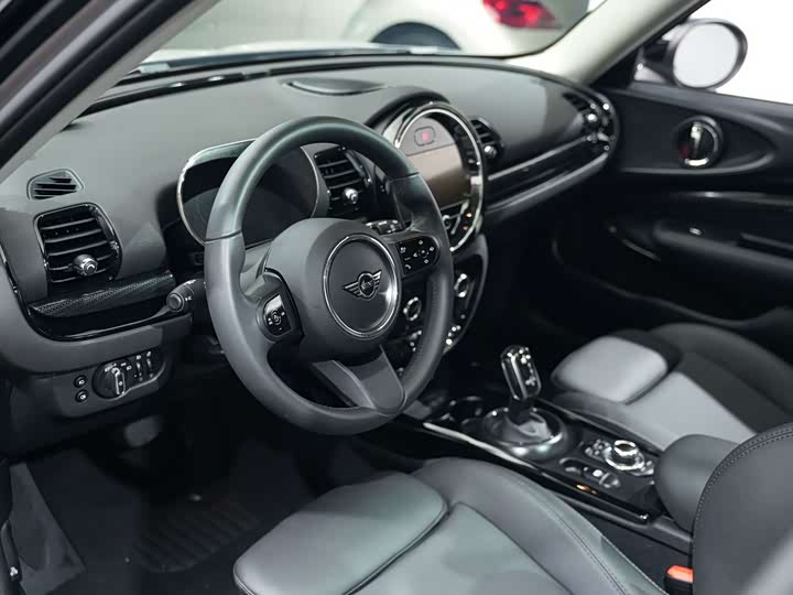 Mini Clubman, 2024 — фото 7 из 9