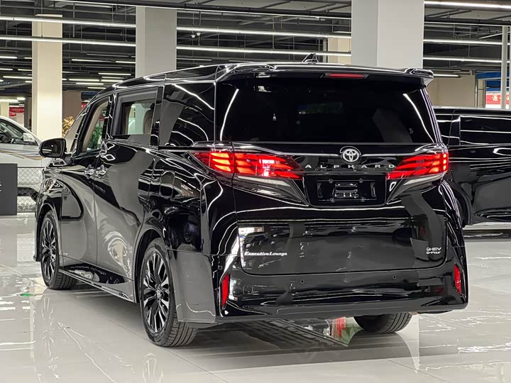 Toyota Alphard, 2024 — фото 6 из 9