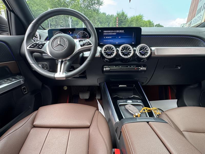 Mercedes-Benz GLB-Class, 2024 — фото 8 из 12