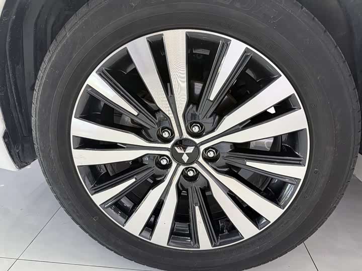 Mitsubishi Outlander, 2022 — фото 7 из 9