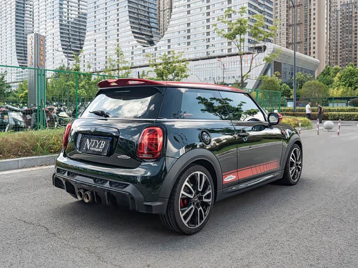 Mini Mini JCW, 2021 — фото 4 из 9
