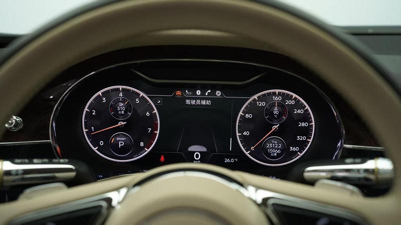 Bentley Flying Spur, 2024 — фото 10 из 12
