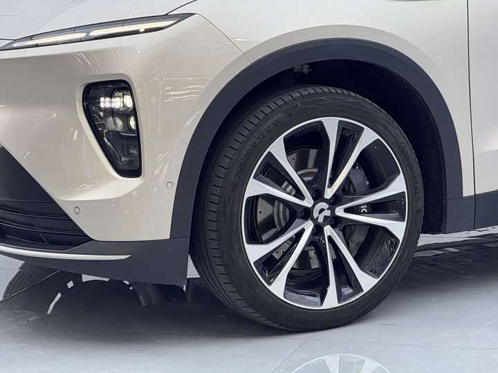 Nio ES8, 2023 — фото 5 из 9