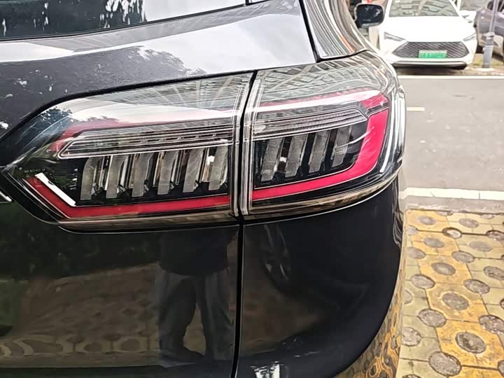 Chery Tiggo 8 Plus Hybrid, 2022 — фото 8 из 9