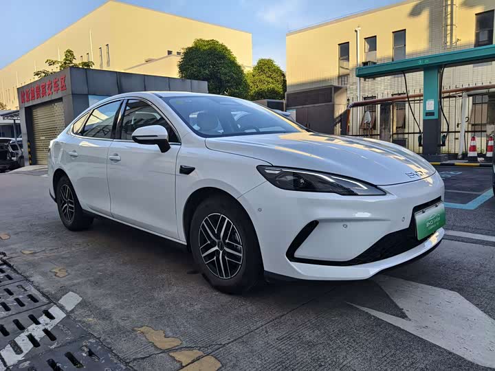 BYD Seal 05 DM-i Hybrid, 2024 — фото 7 из 9