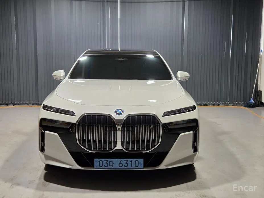 BMW i7, 2023 — фото 2 из 12
