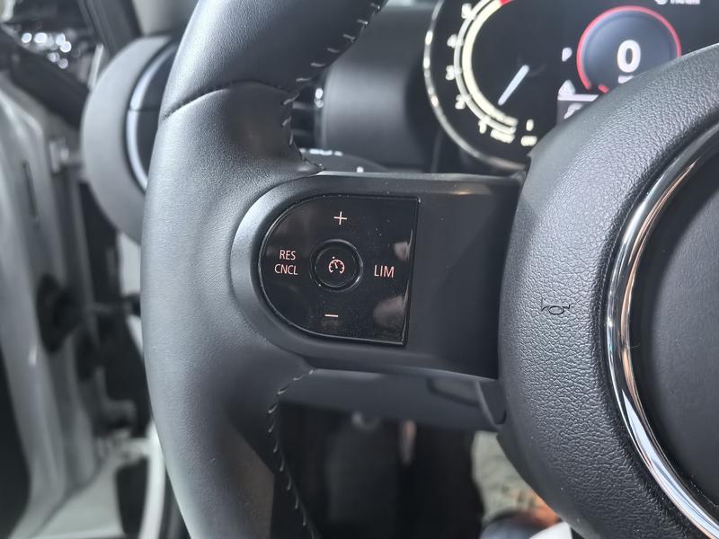 Mini Clubman, 2022 — фото 10 из 12