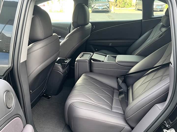 GAC Hyptec A8, 2025 — фото 8 из 9