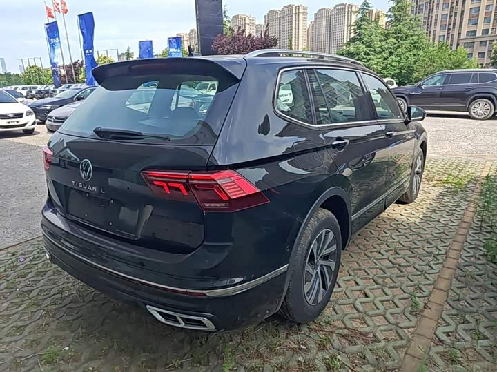 Volkswagen Tiguan L Hybrid, 2025 — фото 5 из 9