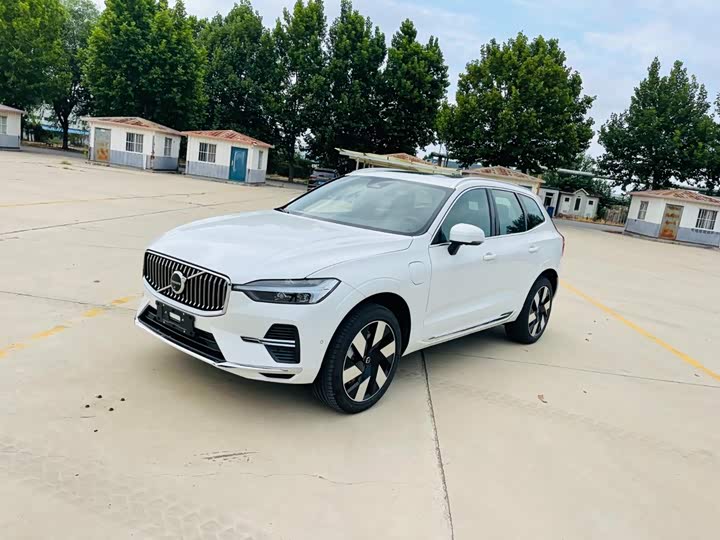 Volvo XC60 Hybrid, 2026 — купить в Курске под ключ