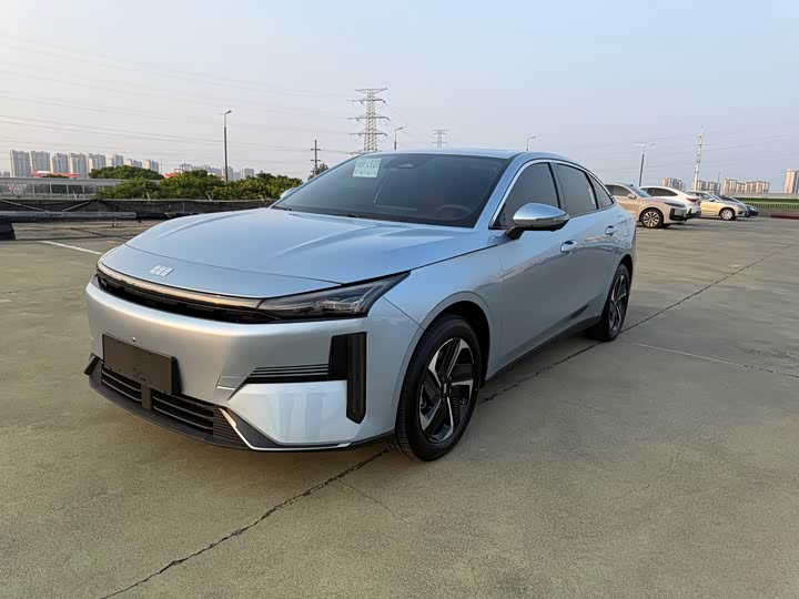 Geely Galaxy L6, 2025 — купить в Москве под ключ