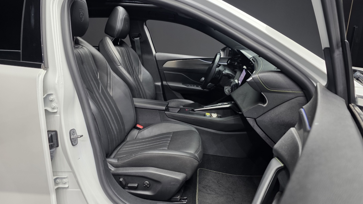 Peugeot 408, 2023 — фото 11 из 12