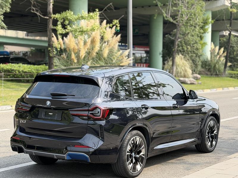 BMW iX3, 2022 — фото 6 из 12