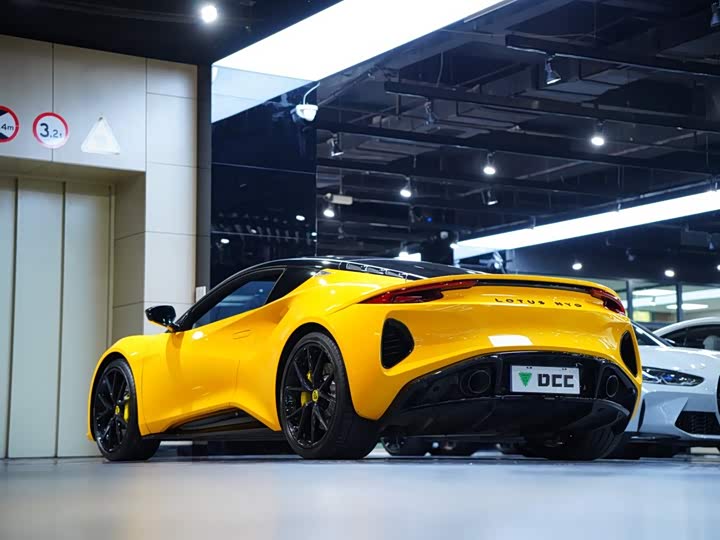 Lotus Emira, 2024 — фото 5 из 9