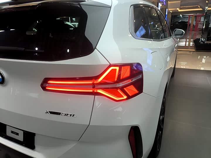 BMW X3, 2025 — фото 8 из 9