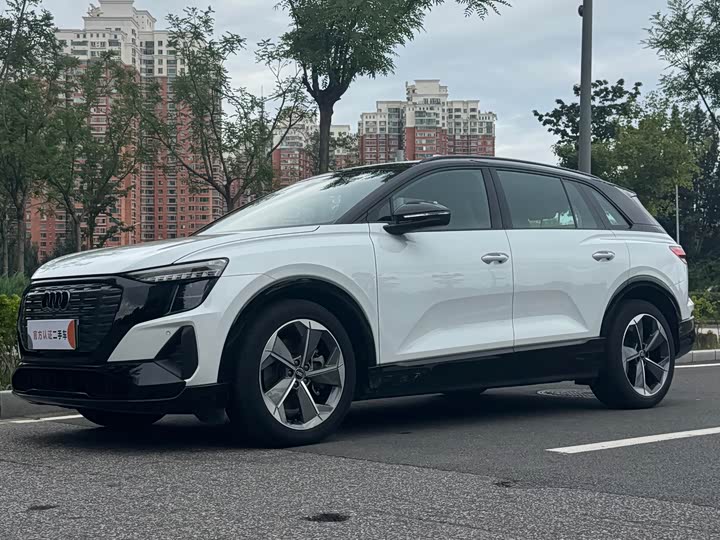 Audi Q5 e-tron, 2023 — фото 2 из 9