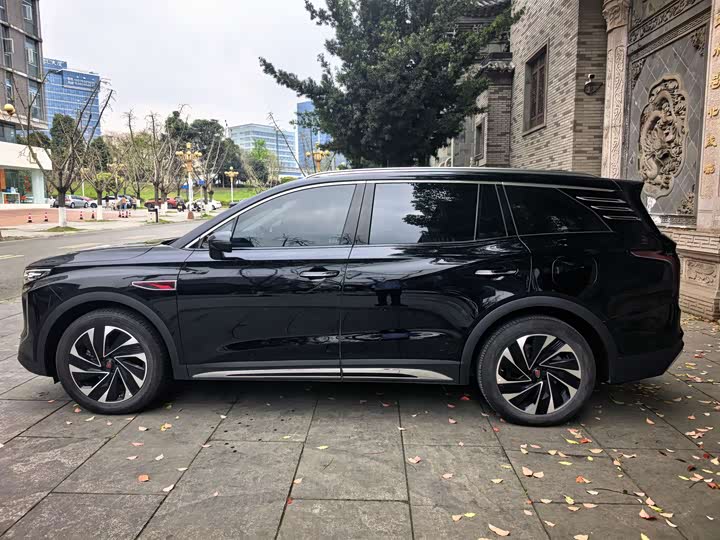Hongqi HS7 Hybrid, 2024 — фото 3 из 9