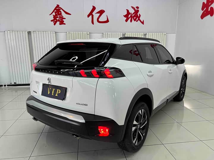 Peugeot 2008, 2023 — фото 4 из 9