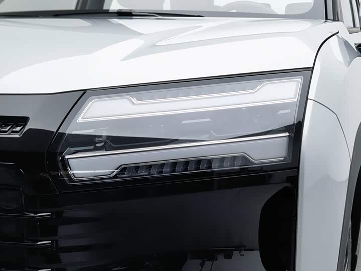 Wuling Starlight 560 Hybrid/EV, 2025 — фото 7 из 9