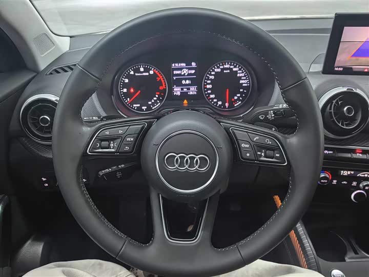 Audi Q2L, 2022 — фото 6 из 9