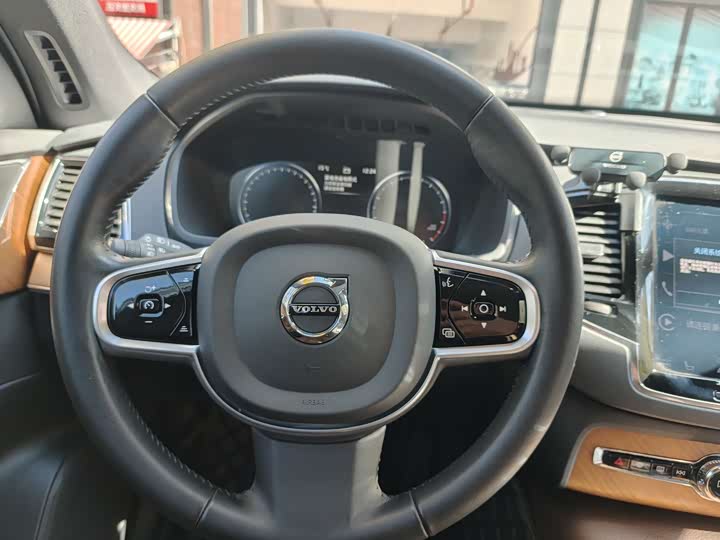 Volvo XC90, 2022 — фото 11 из 12