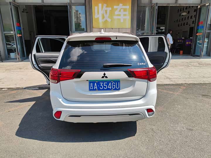 Mitsubishi Outlander, 2022 — фото 3 из 7