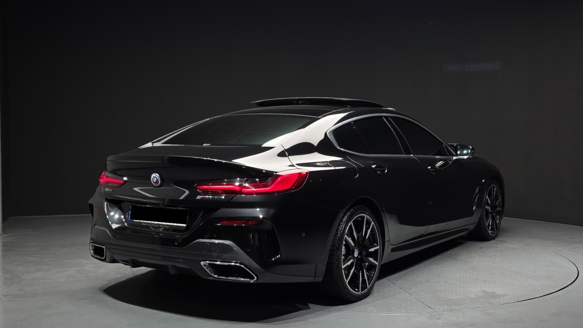 BMW 8 Series, 2022 — фото 2 из 12