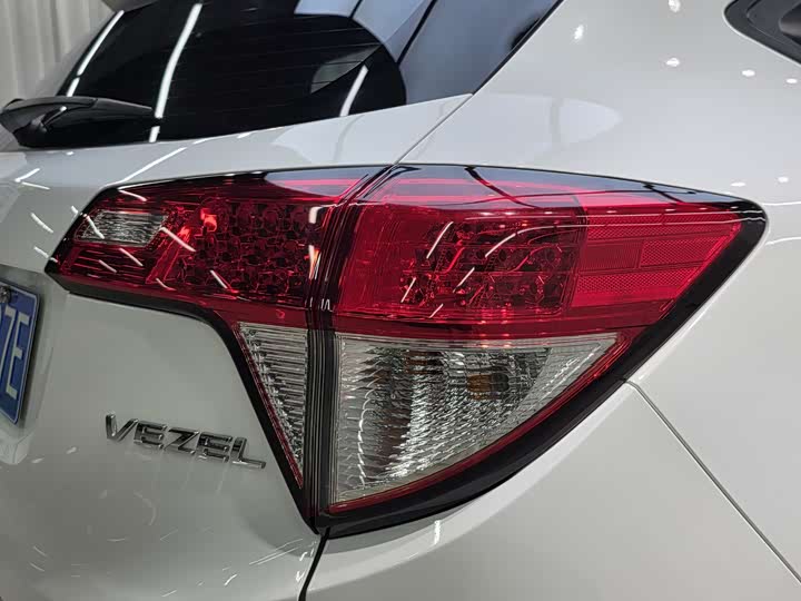 Honda Vezel, 2022 — фото 8 из 9