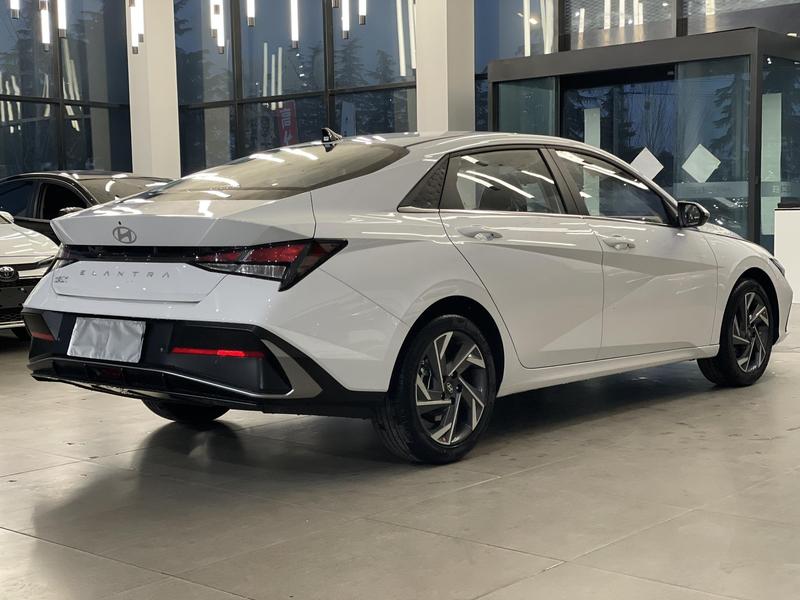 Hyundai Elantra N line, 2025 — фото 6 из 12