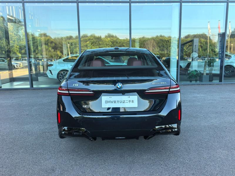 BMW i5, 2025 — фото 4 из 12