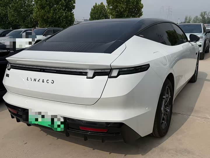 Lynk & Co 30 EM-P Hybrid, 2025 — фото 9 из 9