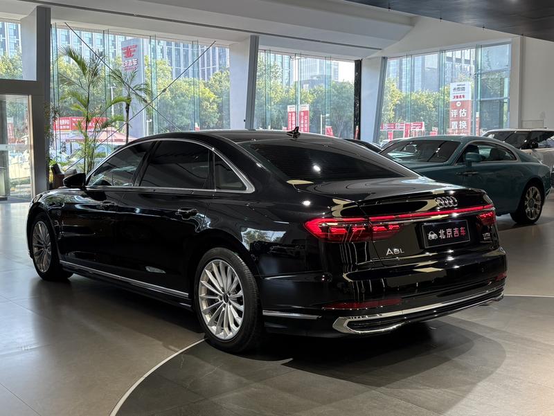 Audi A8, 2023 — фото 4 из 12