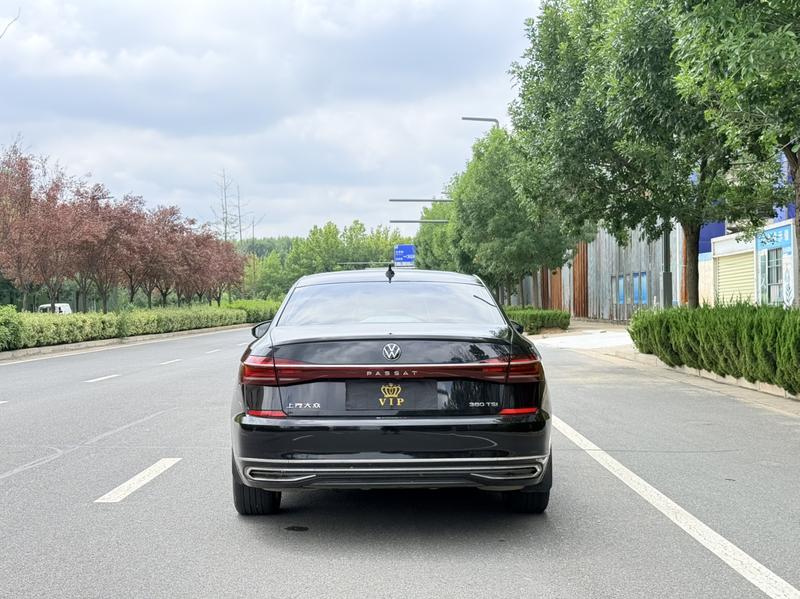 Volkswagen Passat, 2023 — фото 5 из 12