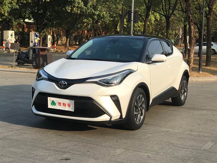 Toyota C-HR, 2022 — купить в Санкт-Петербурге под ключ