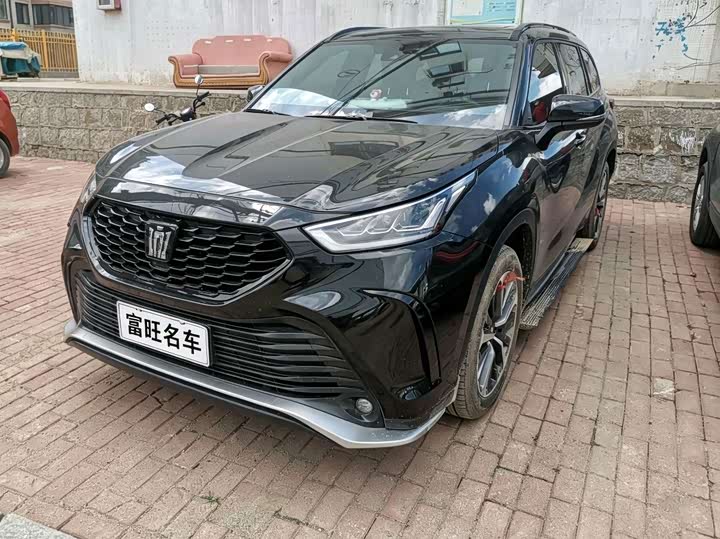 Toyota Crown Kluger, 2025 — купить в Саратове под ключ