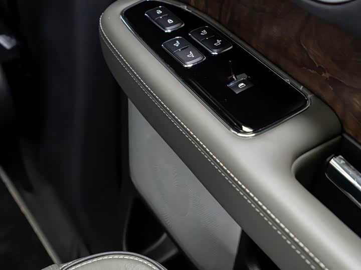 Lincoln Navigator, 2026 — фото 7 из 9
