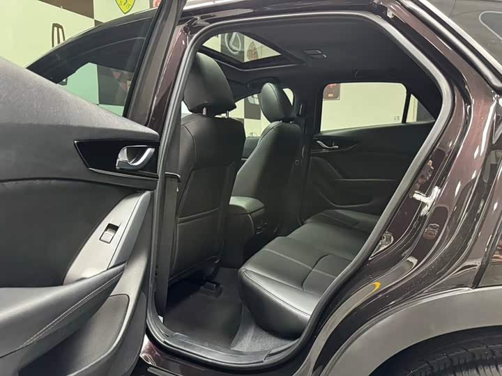 Mazda CX-4, 2023 — фото 8 из 9