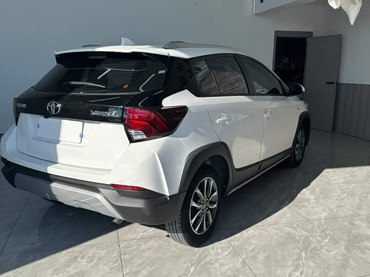 Toyota Yaris L Hatchback, 2022 — фото 6 из 9