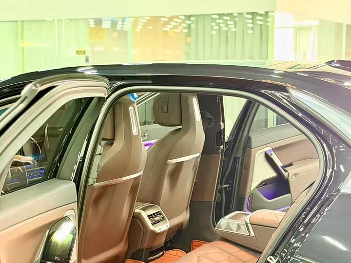 BMW 7 Series, 2023 — фото 8 из 9