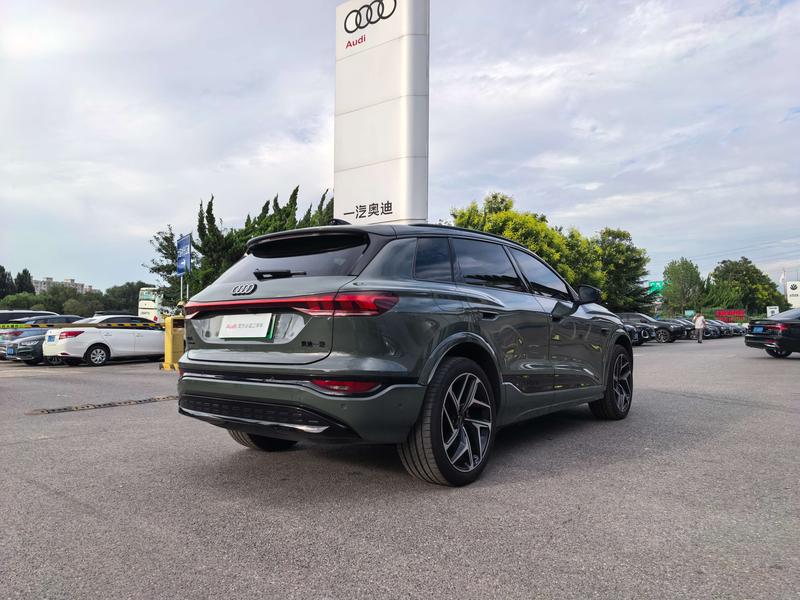 Audi Q6L e-tron, 2025 — фото 7 из 12