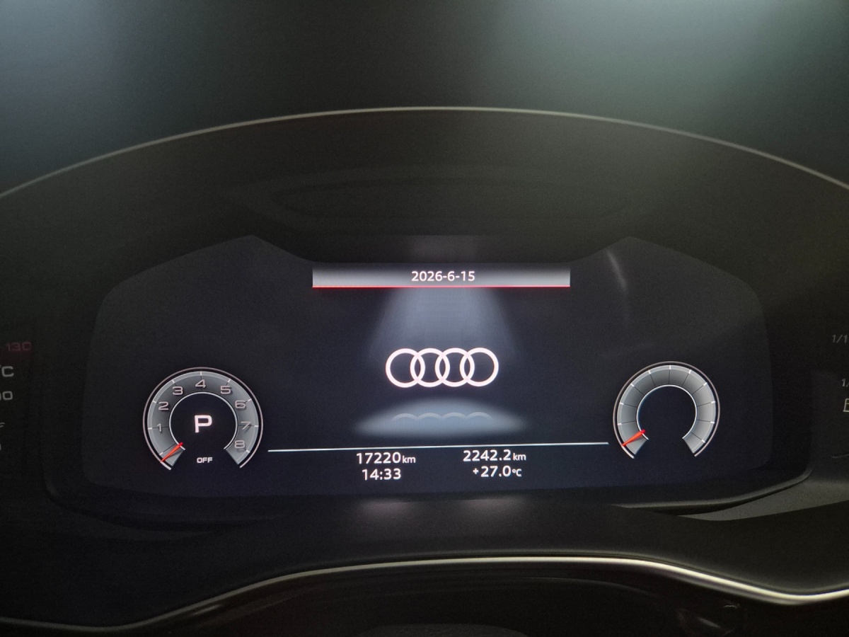 Audi Q8, 2023 — фото 8 из 12